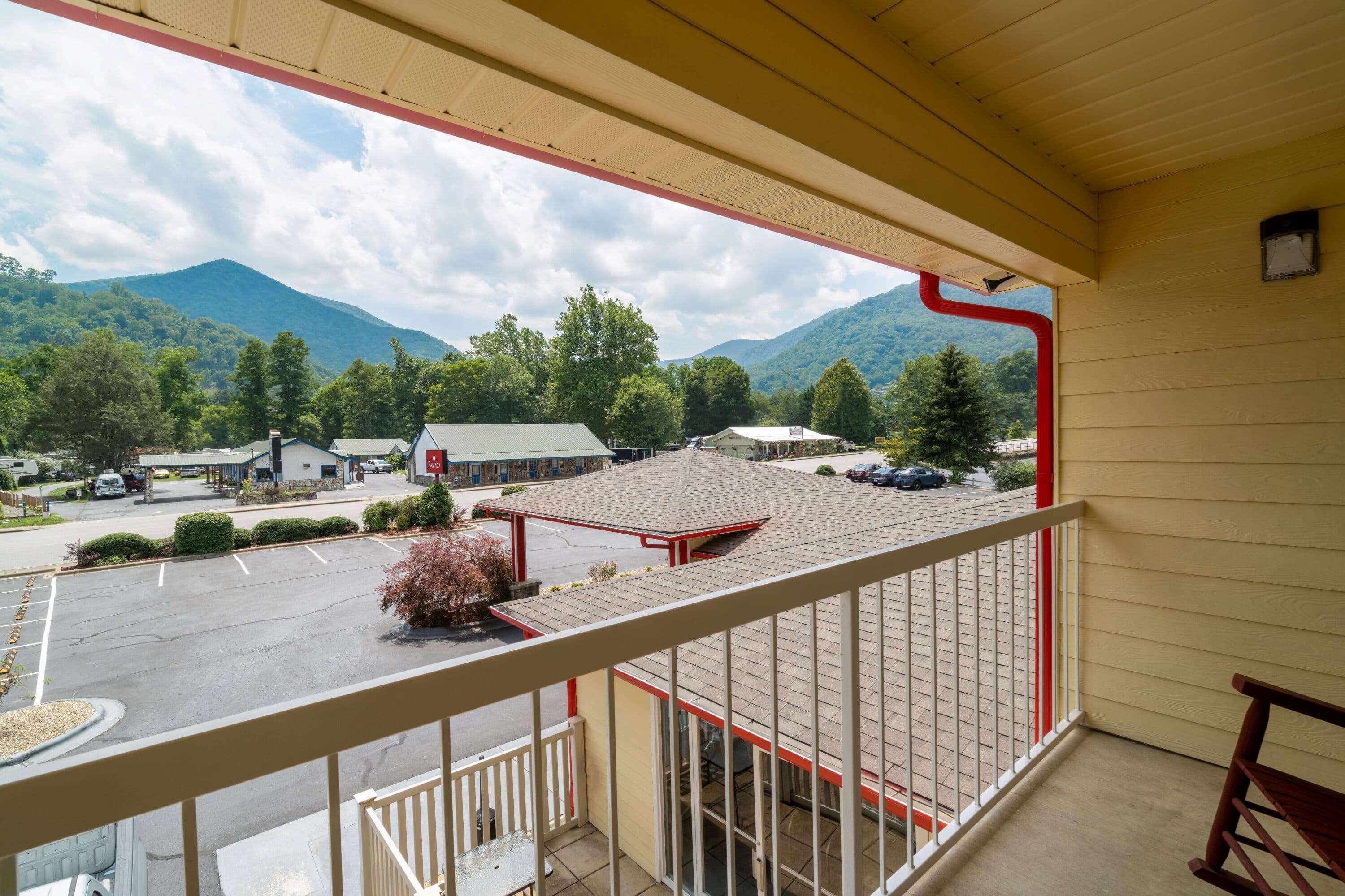 Ramada By Wyndham Maggie Valley Exterior photo